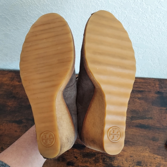 Tory Burch Brown Suede Vicki Wedge Booties Size 9 - Picture 9 of 12